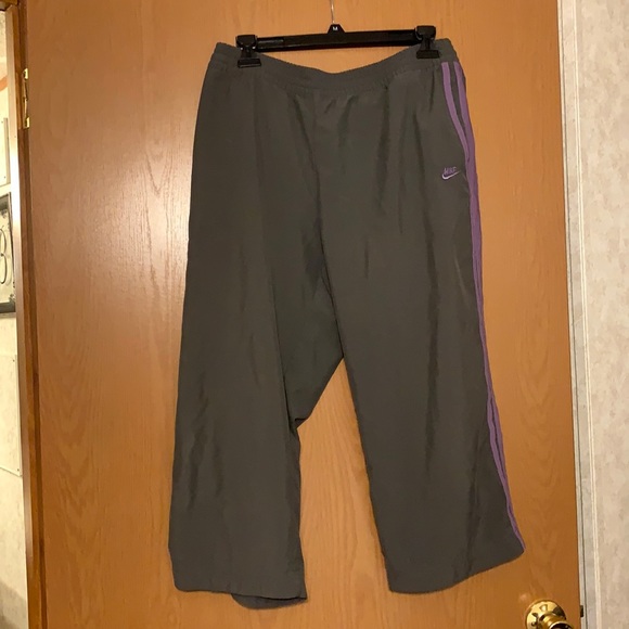 🔥 Sale Nike Vintage Cropped Grey Athletic Pants L - Picture 1 of 4